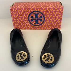 Tory Burch Black Patent reva ballerina flats size 7.5. Gold logo